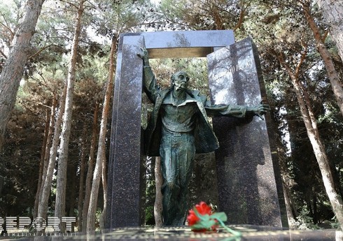 В Азербайджане отметят 100-летие Лютфи Заде