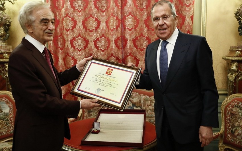 Лавров вручил Поладу Бюльбюльоглу награду от Путина - ФОТО