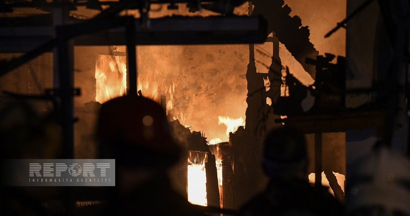 Как пожарные боролись с огнем на проспекте Азадлыг