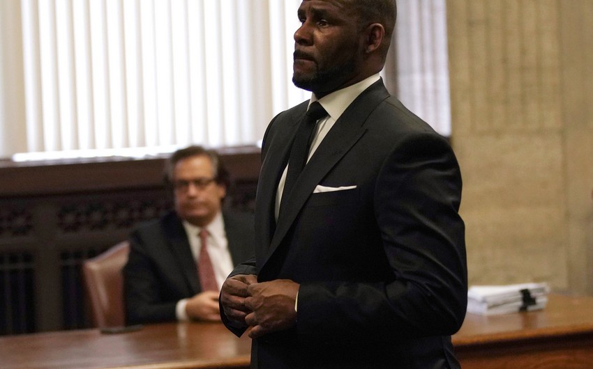 Суд в США не позволил певцу R. Kelly выйти под залог