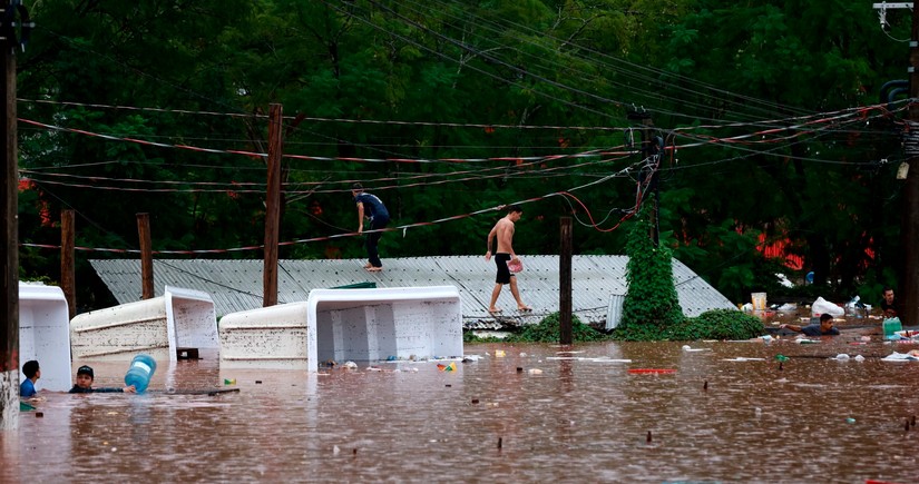 Число погибших в результате наводнений на юге Бразилии выросло до 66