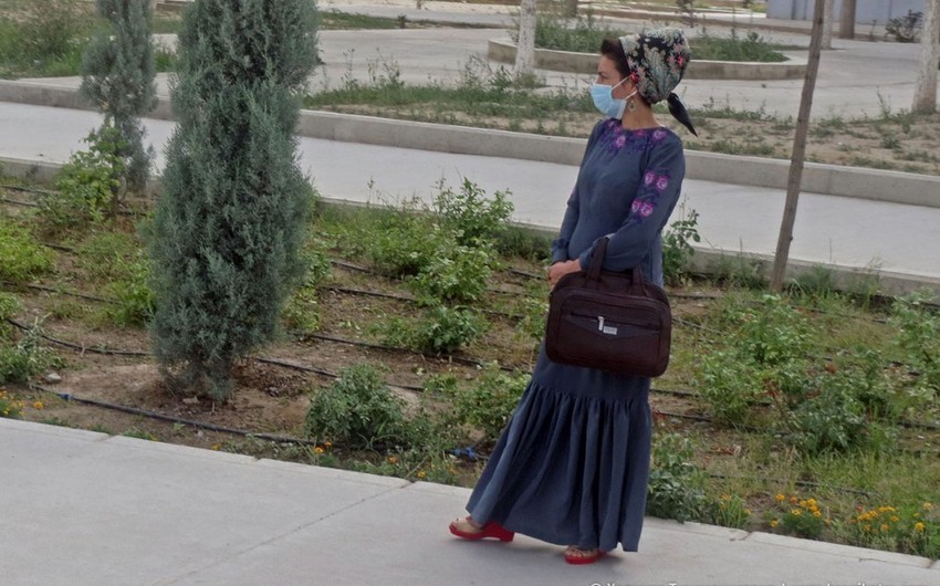 В Туркменистане оштрафовали женщину за ношение медицинской маски
