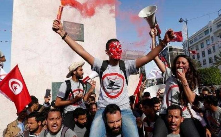 Красные жилеты в Тунисе выдвинули требования к властям страны