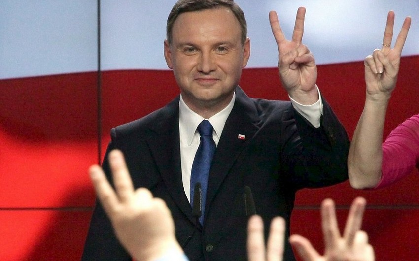 Polish President: Military bases should be stationed  in eastern flank of NATO