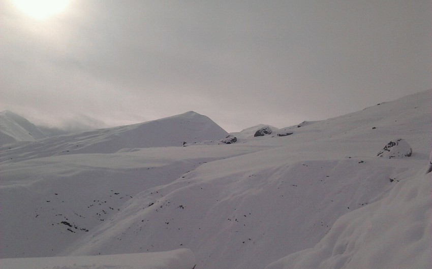 ​В результате сильного снегопада в северном регионе прервана связь с более чем 30 селами - ФОТО