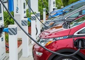 Elektromobil sahiblərinə xidmət göstərən sahibkarlar Azərişıqdan narazıdır