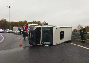 В Москве опрокинулась маршрутка, один человек погиб, шесть пострадали