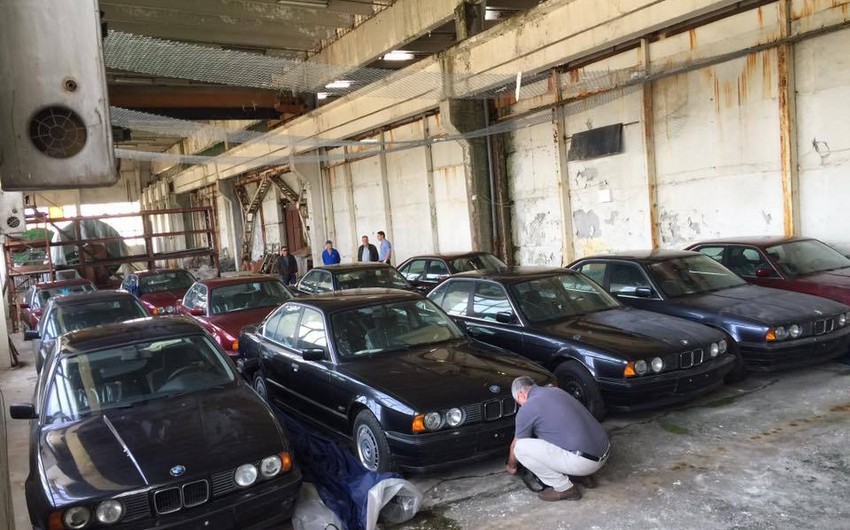 Bolqarıstanda yeni BMW avtomobillərinin atıldığı anbar tapılıb