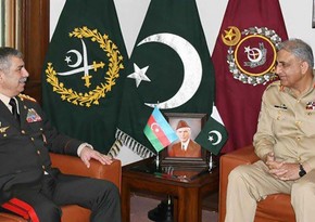 Azerbaijan Defense Minister meets with Chief of Army Staff of Pakistan Army
