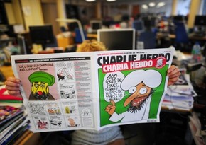 Yazıçılar Charlie Hebdo jurnalının PEN mükafatına layiq görülməsini narazılıqla qarşılayıb