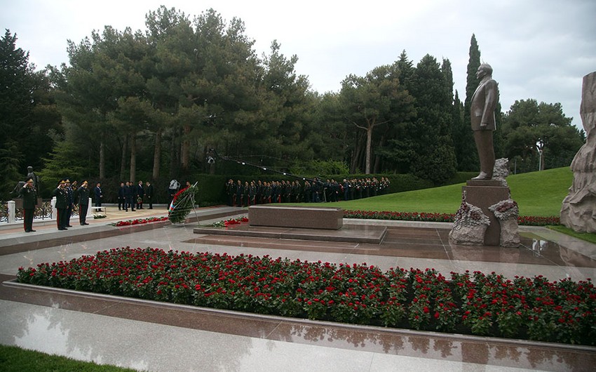 Руководство Минобороны почтило память общенационального лидера Азербайджана 