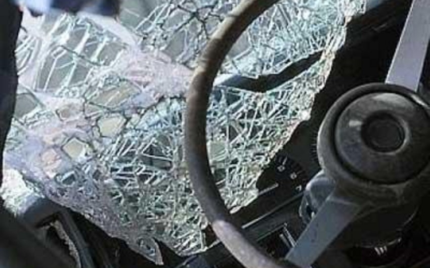 Bakı-Şamaxı yolunda avtomobil qəzası: sürücülərdən biri ölüb