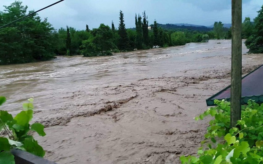 Salvadorda yağışlar 19 nəfərin ölümünə səbəb olub