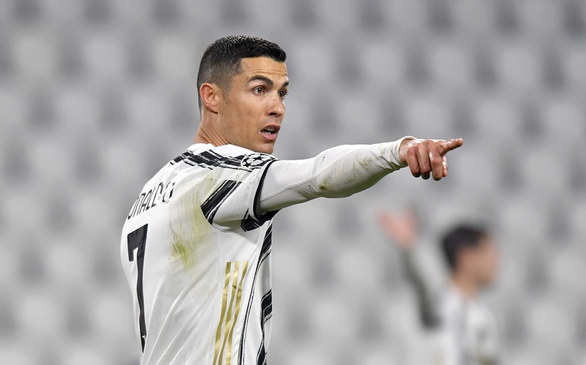Cristiano Ronaldo reacts to growing transfer rumors