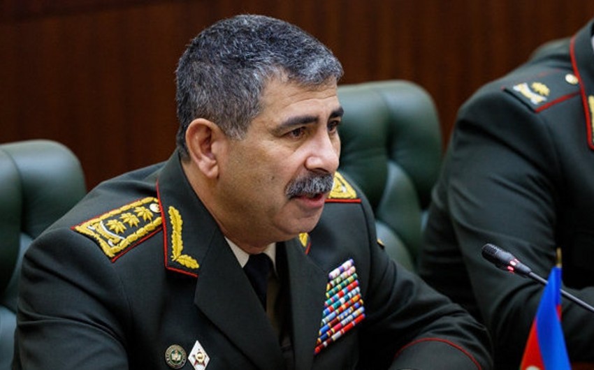 Министр обороны: Азербайджан может увеличить поставки оружия из России