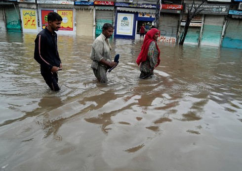 Из-за наводнений и оползней в Пакистане погибли не менее 50 человек
