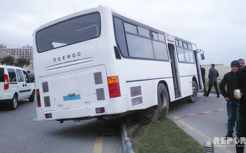 В Баку столкнулись пассажирские автобусы, есть пострадавшие
