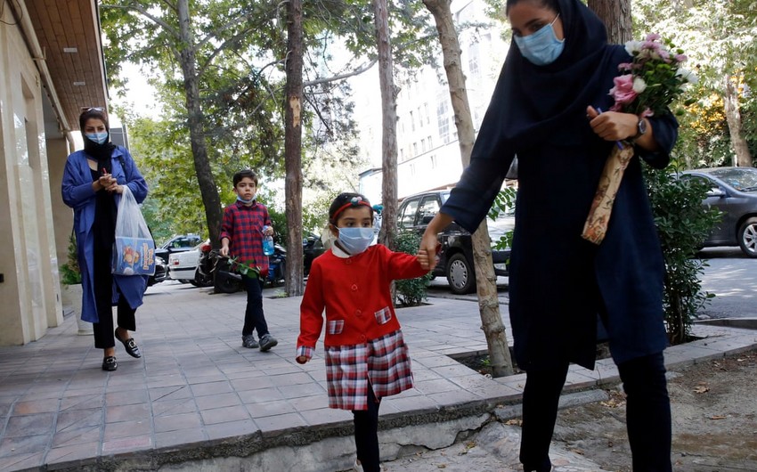 Iran approves vaccination of children aged 9-12