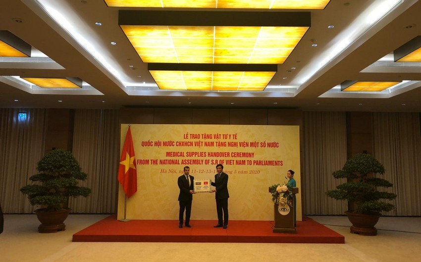 Парламент Вьетнама подарил Милли Меджлису 20 тысяч медицинских масок