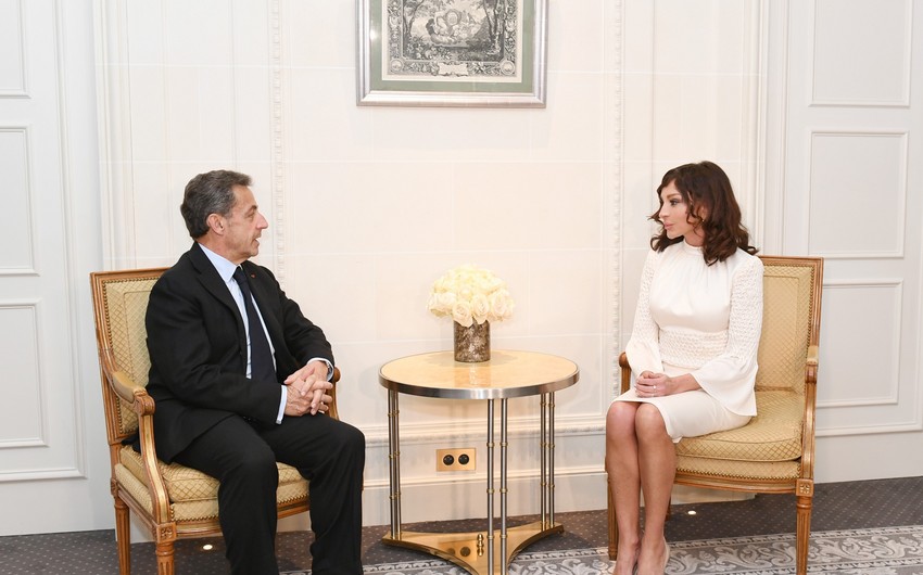Birinci vitse-prezident Mehriban Əliyeva Nikola Sarkozi ilə görüşüb
