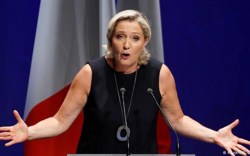 Le Pen: Makron uğursuz xəttini etiraf edə bilməyib