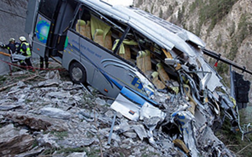 ​Çində sərnişin avtobusunun qəzaya uğraması nəticəsində 26 nəfər ölüb