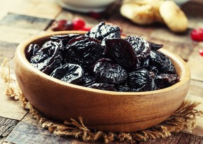 Azerbaijan resumes dried plums imports from two countries 