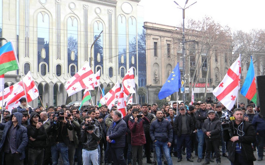 С совместной акции протеста азербайджанцев и грузин против установления бюста армянскому террористу - ФОТОРЕПОРТАЖ
