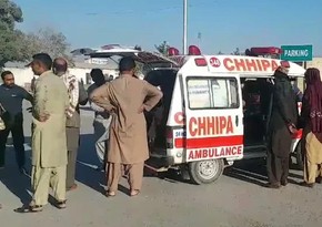 At least 24 killed in Pakistan train station bomb blast, police say