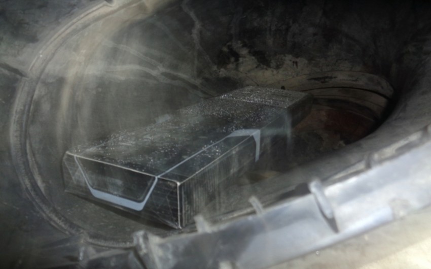 Таможенники обнаружили в кабине автомобиля 14 тыс. штук сигарет