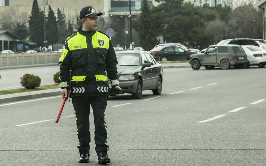Azerbaijani police fine drivers for quarantine breach