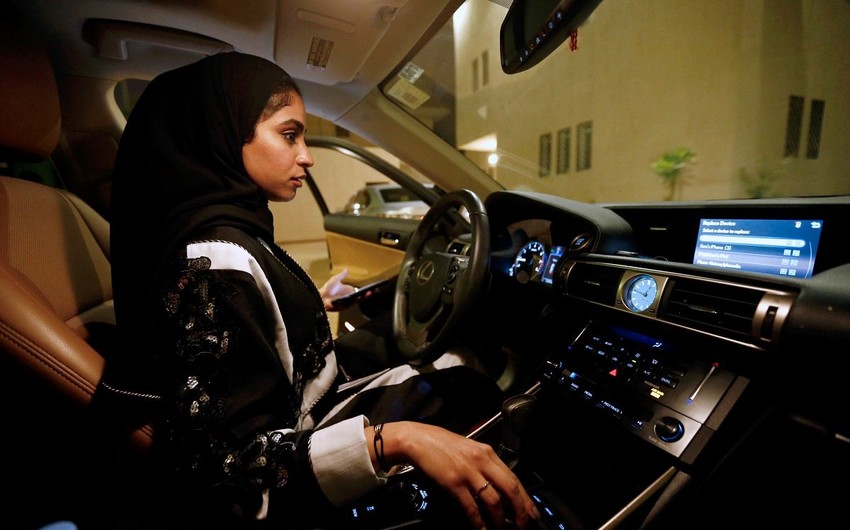 Саудовские женщины впервые в истории королевства сели за руль автомобилей