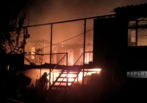 В Шахбузе несколько домов сгорели при сильном пожаре
