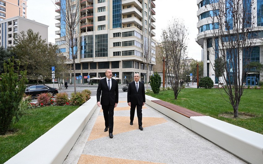 President Ilham Aliyev reviews conditions in newly established park in Nasimi district of Baku