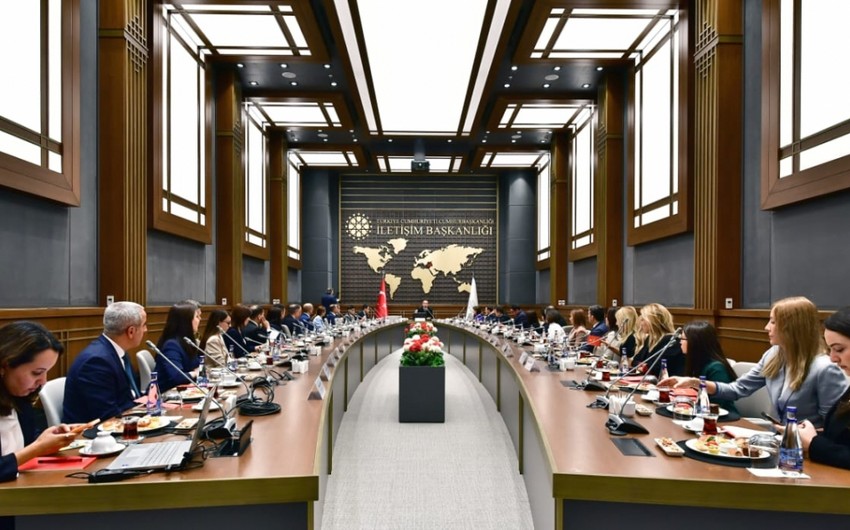 Администрация президента организовала поездку в Турцию сотрудников 30 госучреждений