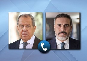 Главы МИД Турции и РФ провели телефонный разговор