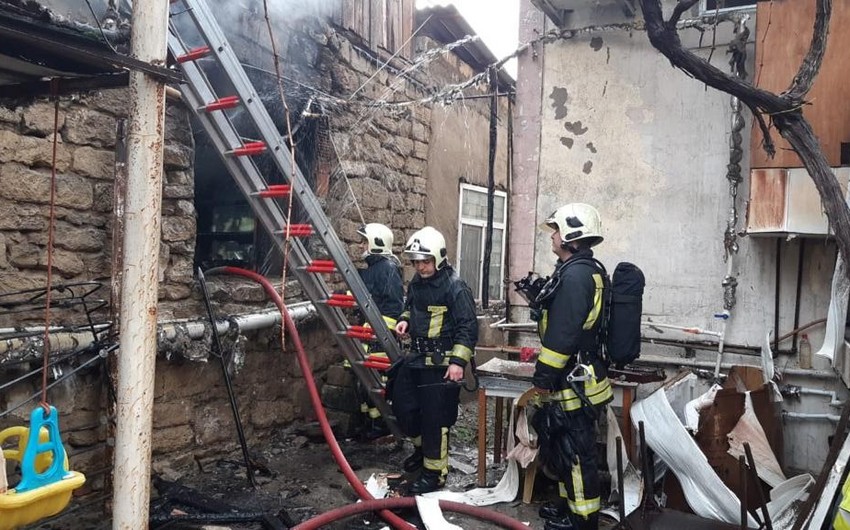 В Баку в частном доме произошел пожар, есть погибший