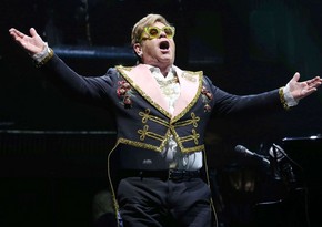 Elton Con İngiltərədə son konsertini verib