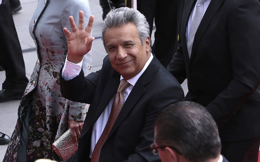 Президент Эквадора попросил правительство уйти в отставку