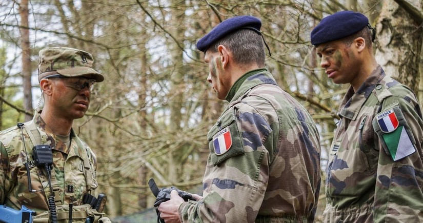 France sends military instructors to Ukraine