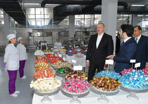 Ильхам Алиев ознакомился в Лянкяране с деятельностью предприятия по производству кондитерских изделий