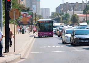 Bakının Şərifzadə küçəsində avtobus zolağında vaxt məhdudiyyəti tətbiq edilib