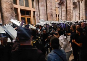 В Ереване полиция начала массово арестовывать участников беспорядков