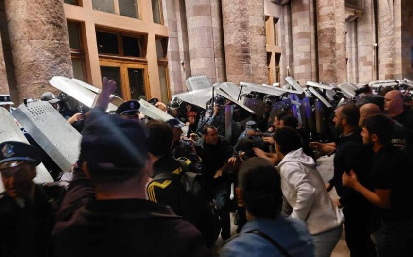 Yerevan police start mass arrests of riot participants