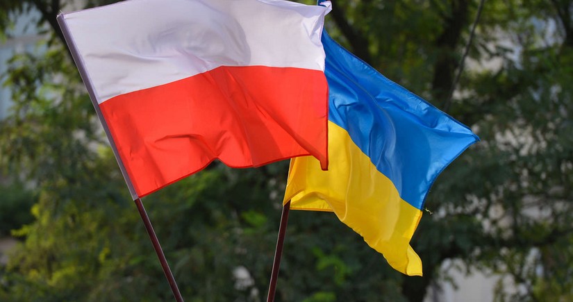Poland and Ukraine to sign agreement on long-term defense co-op