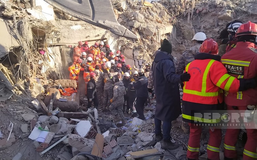 Azerbaijani rescuers save two more people from rubble in Türkiye's Kahramanmaras