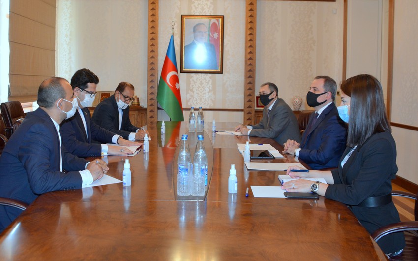 Azerbaijani FM meets with new Iranian ambassador