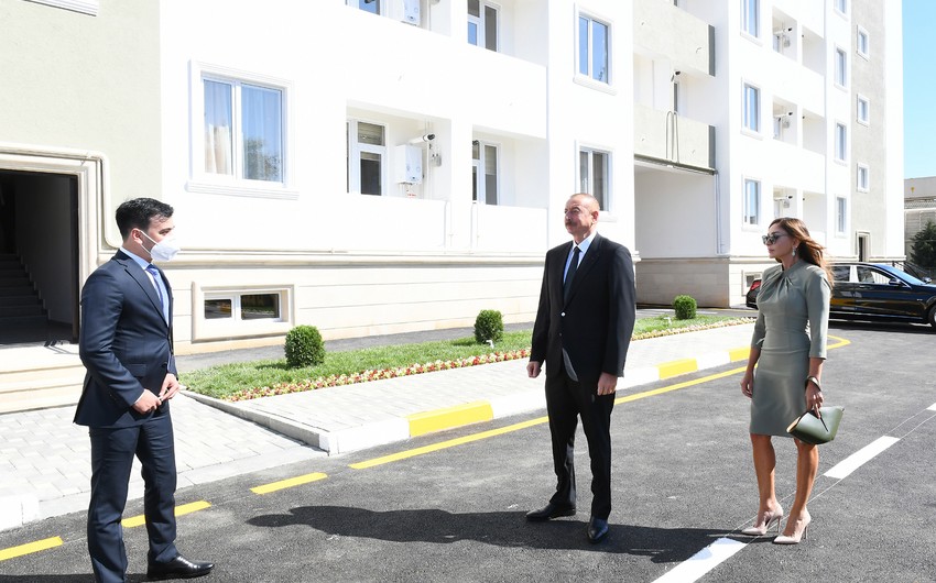 İlham Əliyev və Mehriban Əliyeva yataqxana binasının açılışında iştirak etdilər