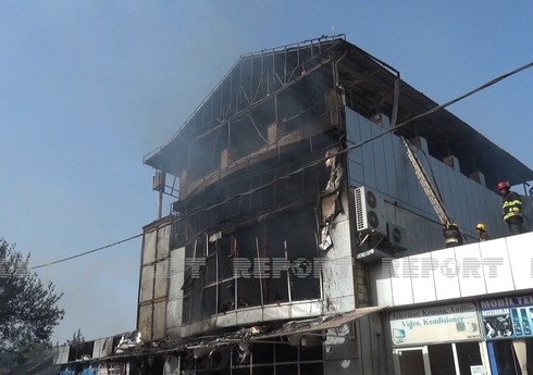 В Джалилабаде вместе с рынком сгорел 3-этажный ресторан