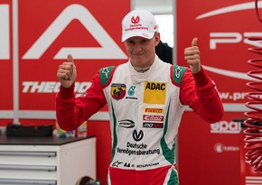 Сын Михаэля Шумахера стал чемпионом гоночной серии Формула-2